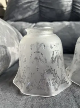 08449 B-P LAMP Fitter Fleur Lis Fixture Shades Ht
