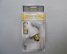 532-456 DEFIANT Cfl Automatic Light Control Up
