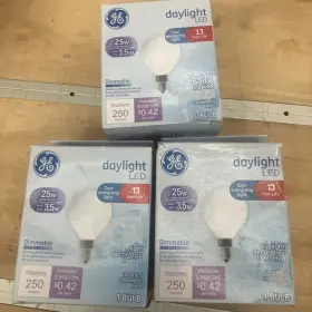 35969 GE Led Globe Light Bulbs Candelabra Frosted Pack