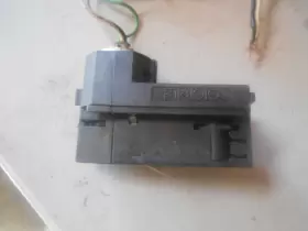 GA100 GLOBAL Trac Phase Adapter Track Lighting Spot #2