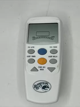 838-956 HAMPTON BAY Thermostatic Ceiling Fan Light Remote