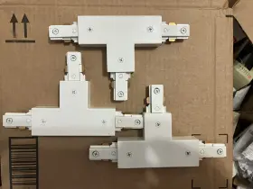 T25-RP-WH JUNO Trac Lighting Master Connector Opposite