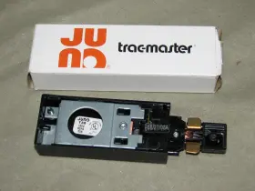 T38-BL JUNO Lighting End Connector Volts #2