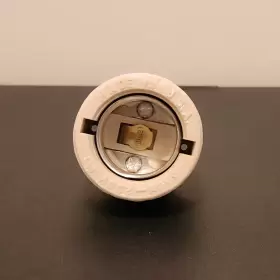001-2005 LEVITON Base Lamp Sockets Extension Nos #2