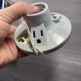 078477103098 LEVITON Porcelain Chain Outlet Lampholder #2