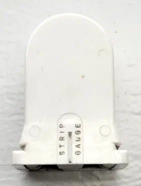 2535 LEVITON Fluorescent Lampholder Socket Stationary End #3