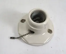 2779 LEVITON Porcelain Ceramic Light Socket Fixture