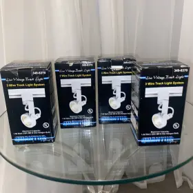 349-6370 QUANTUS Pack Lighting Track Light Box