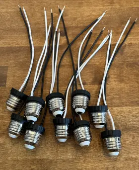 E479441 REXTIN Socket Adapter Base Male Screw Light Bulb