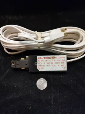 T122BL TRAC-MASTER Lighting Cord Plug Connector