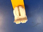 15 Leviton 13652-wp T8 Lampholders Low Profile Led/fluorescen Bi Pin Nonshunted. Fixed Price $11.25.
