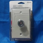 Westek Outdoor Faceplate Light Control W/weatherproof Plate #758fpctcc-4. Fixed Price $11.00.